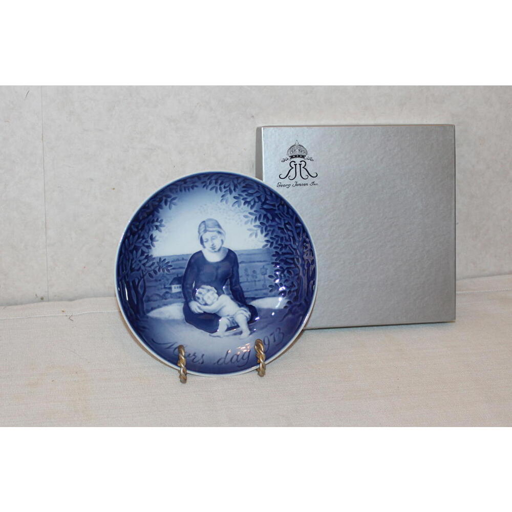 Vintage 1973 Georg Jensen Mother and Child Plate – First Issue – Mother's Day